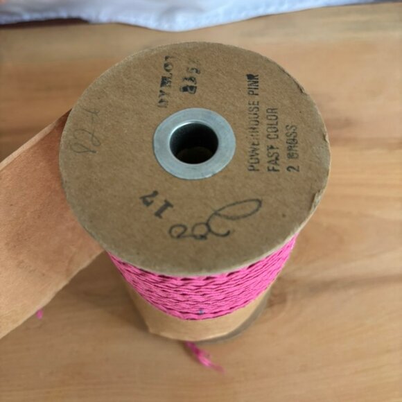 Vintage Rick Rack Trim on Original Roll Powerhouse Pink - Picture 4 of 8